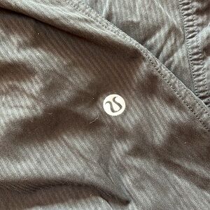 Lulu lemon joggers , black EUC , pockets and elastic waist